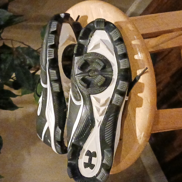 Baseball cleats - Picture 4 of 6